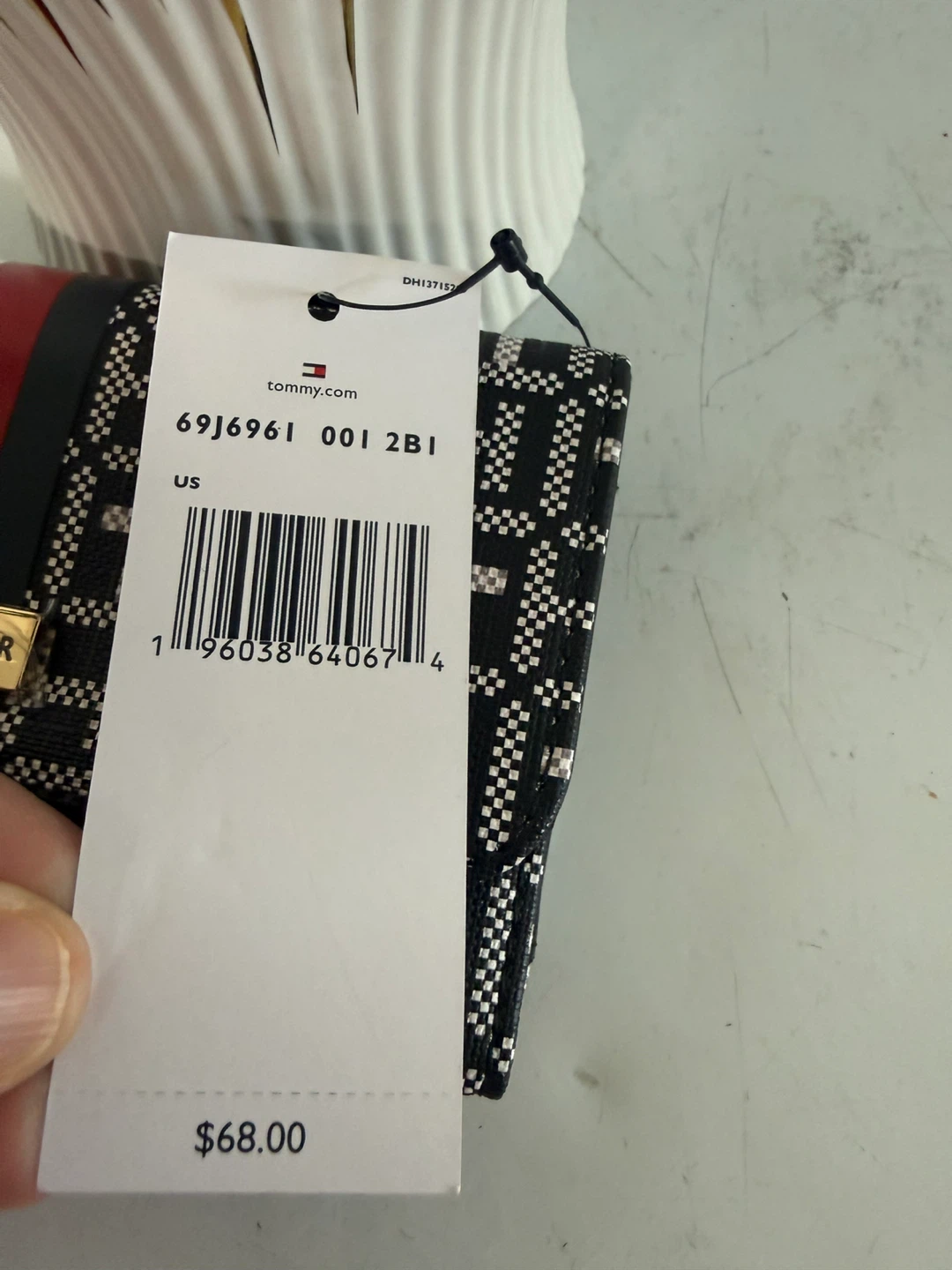 Tommy Hilfiger Monogram Wallet - photo 5