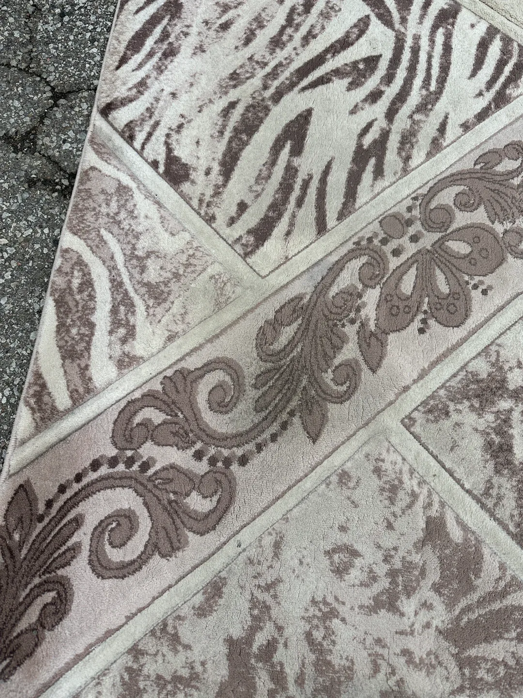 Area rug - photo 2