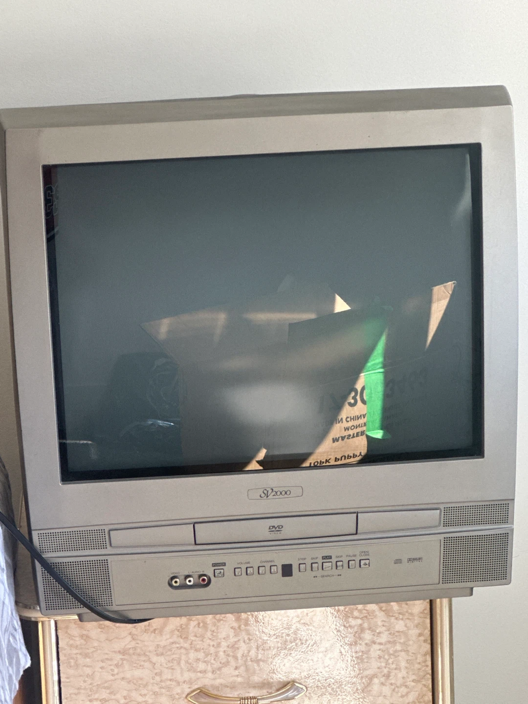 Sanyei SV2000 CRT TV with Built-in DVD Player