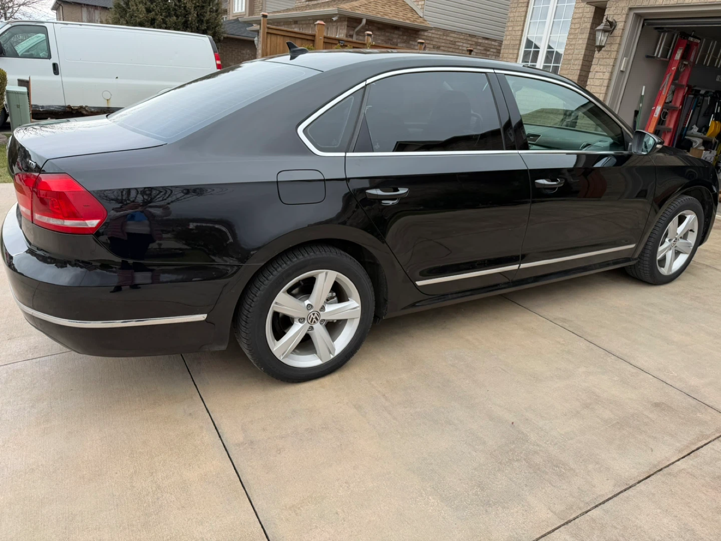 2012 Black VW Passat TDI Sedan - photo 4