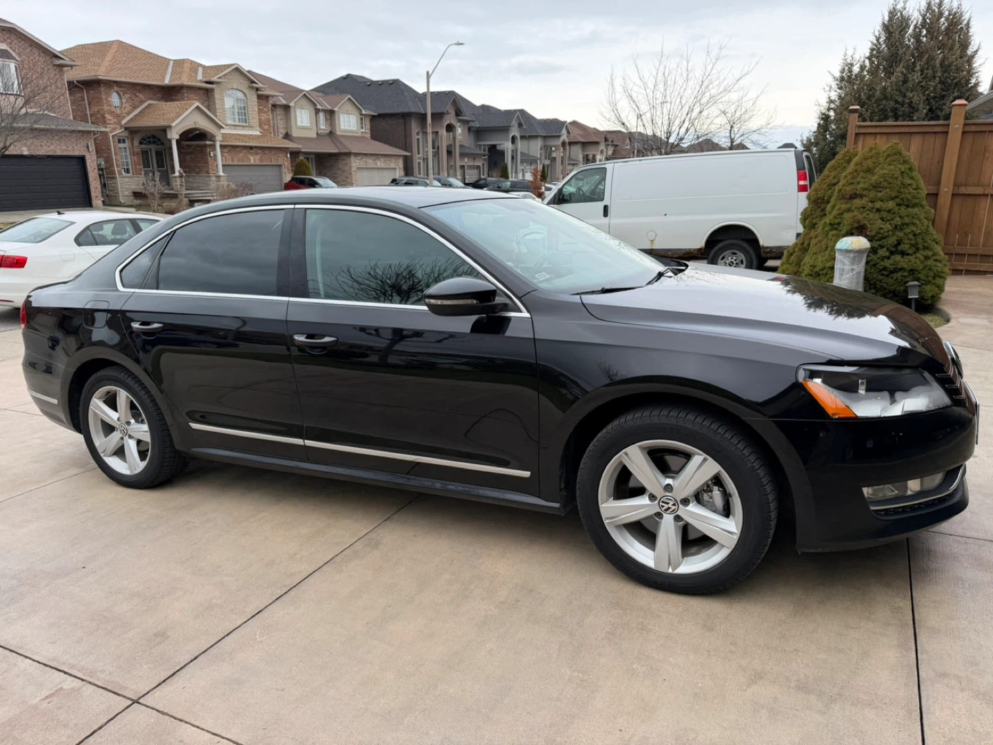 2012 Black VW Passat TDI Sedan - photo 5