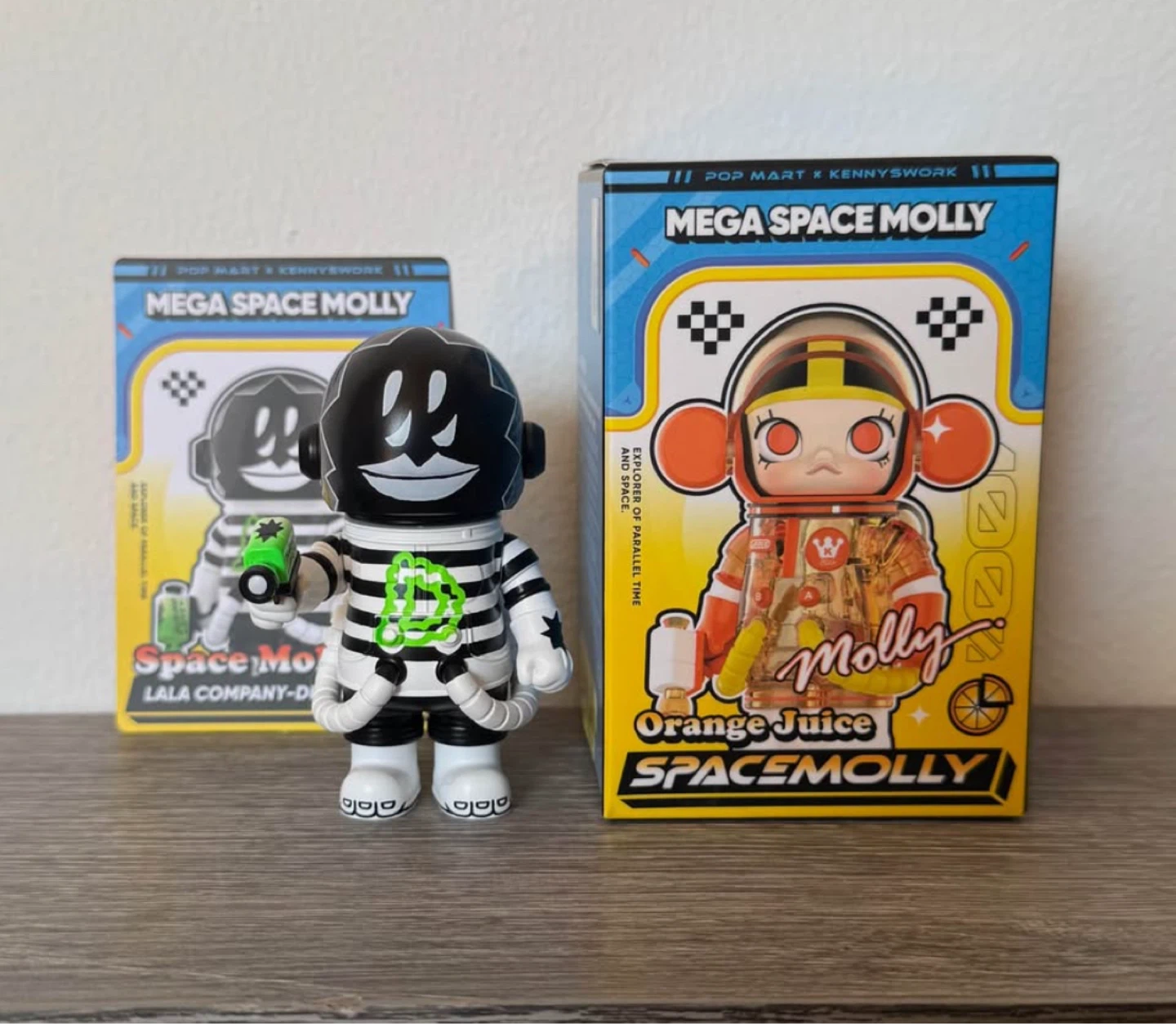 Pop Mart Mega Space Molly Series 3 Figure - photo 2