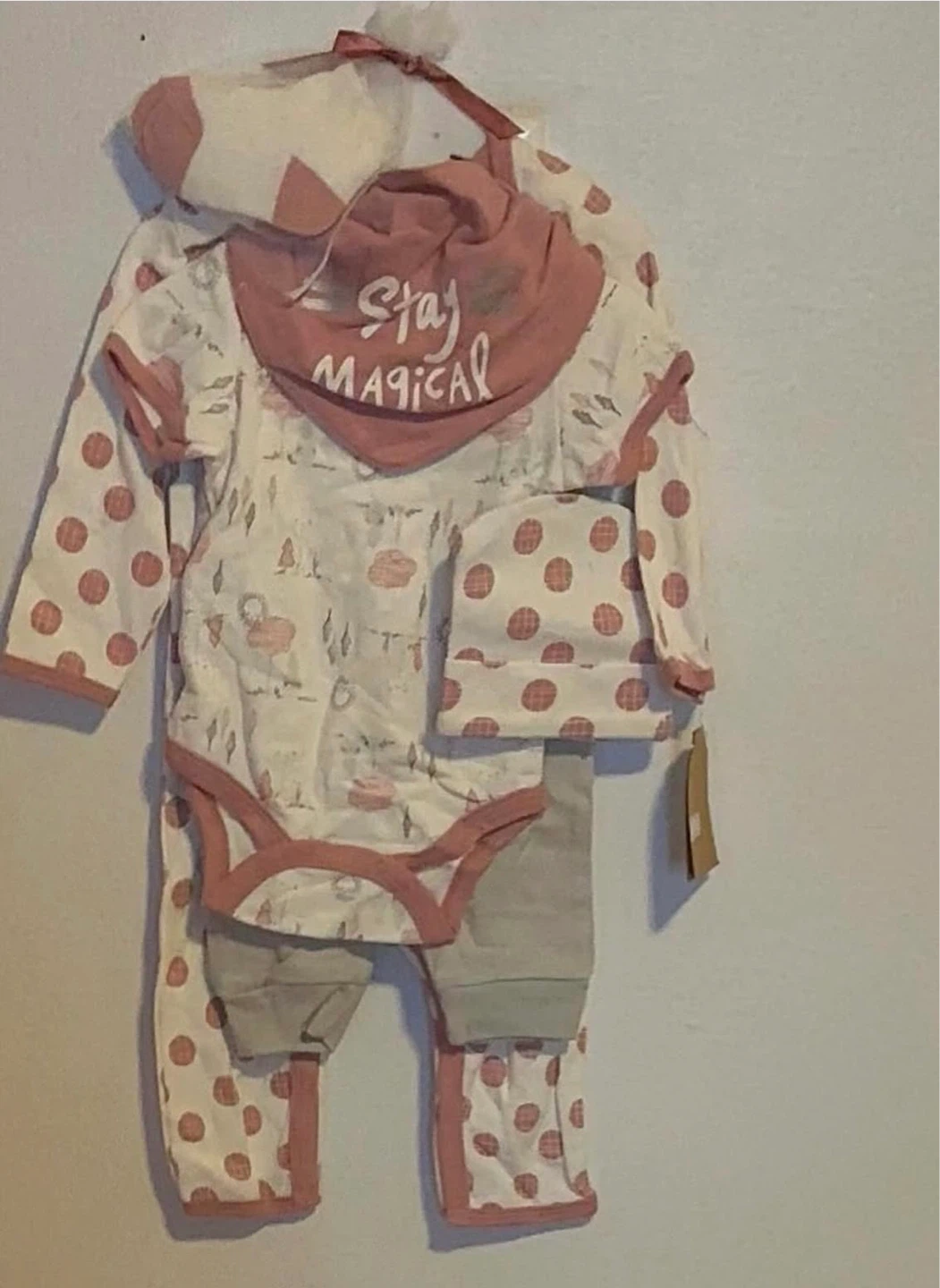 GIRLS 6PC SUITE (SIZE:3-6 MONTHS)