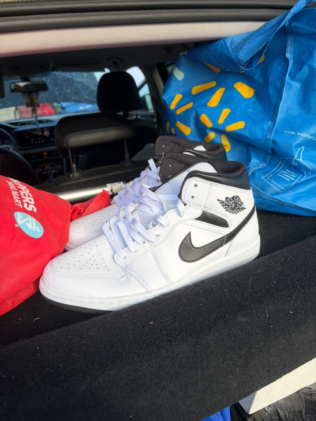 Air Jordan 1 Mid SE White Black Sneakers