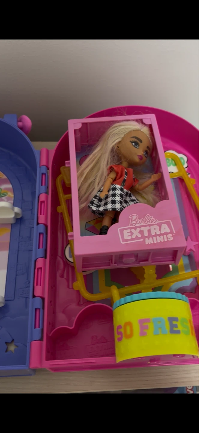 Barbie Extra Minis Fashion Mini Playset - photo 2