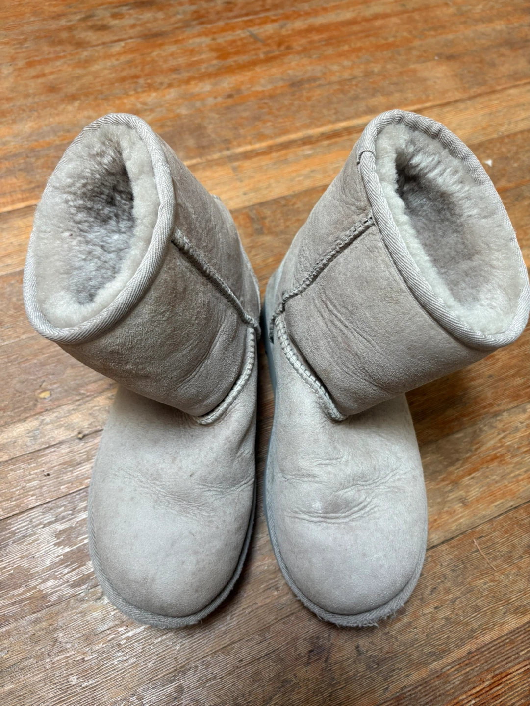Kids UGG Boots - Grey Suede size 3