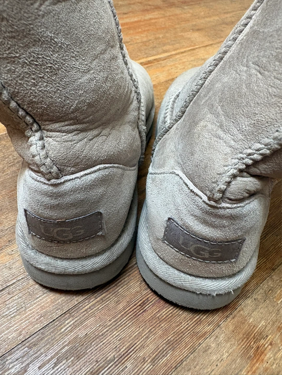 Kids UGG Boots - Grey Suede size 3 - photo 2