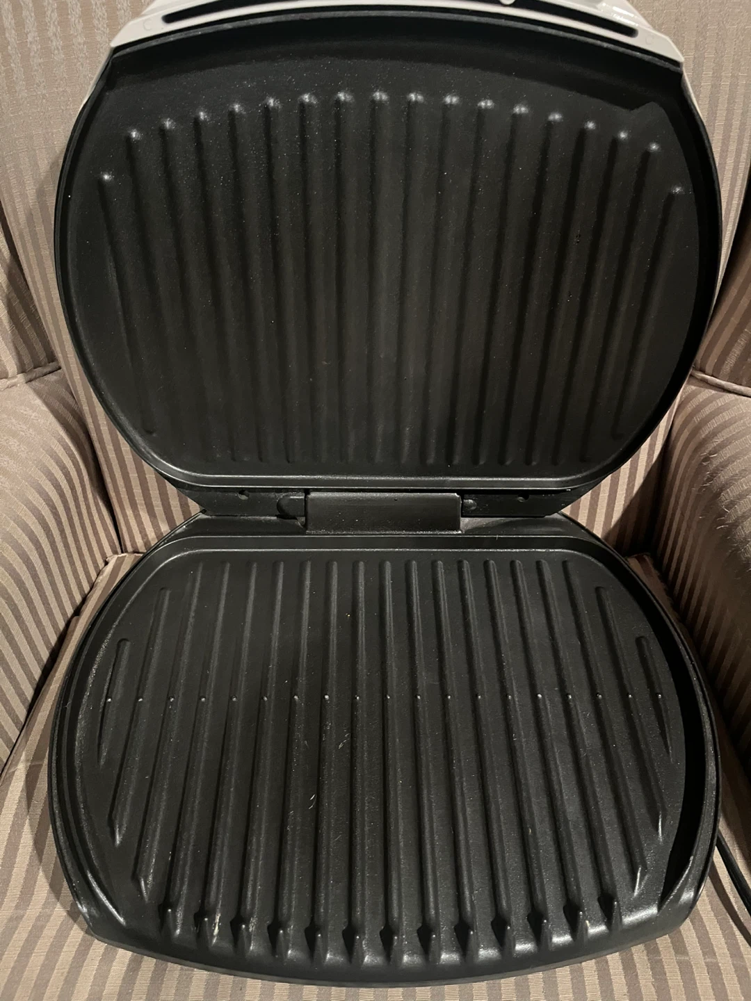 George Foreman Lean, Mean, Fat-Grilling Machine - photo 2