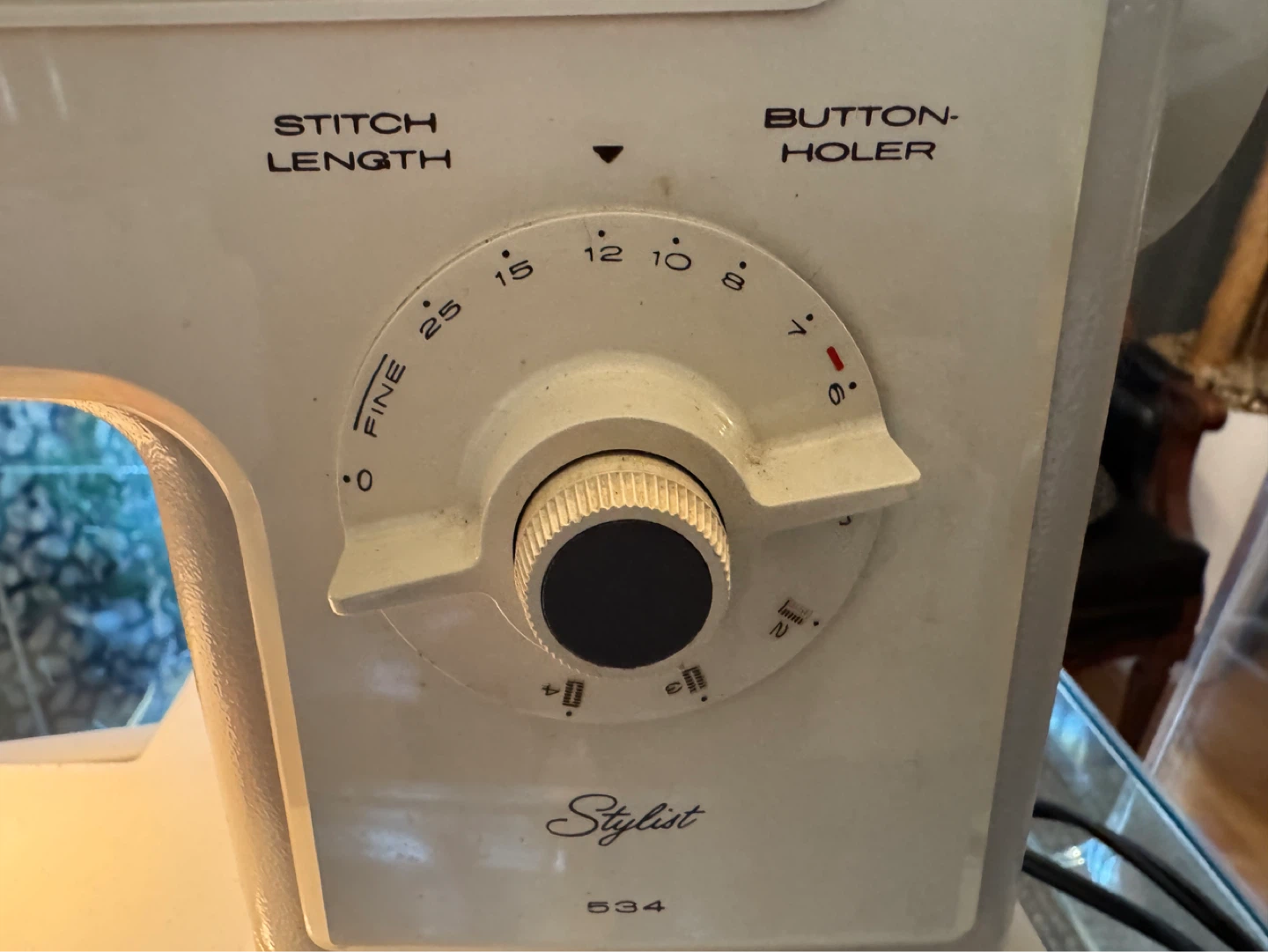 Singer Stylist 534 Free-Arm Zig-Zag Sewing Machine - photo 5