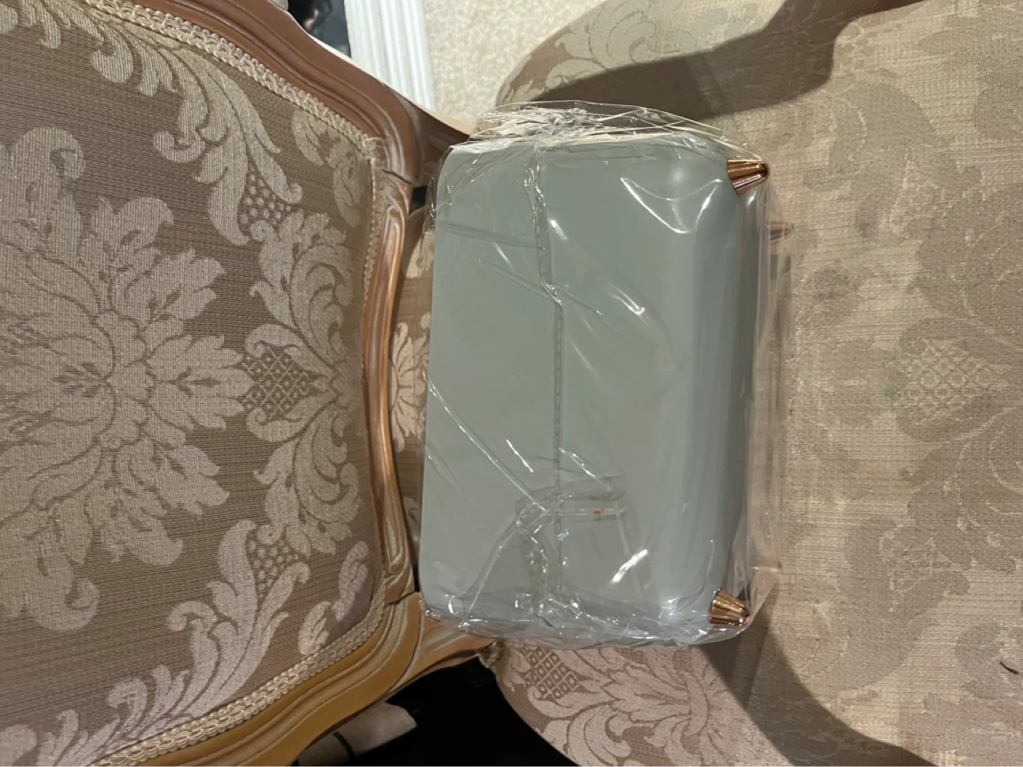 Green Tissue Box with Organizer Compartments - photo 2