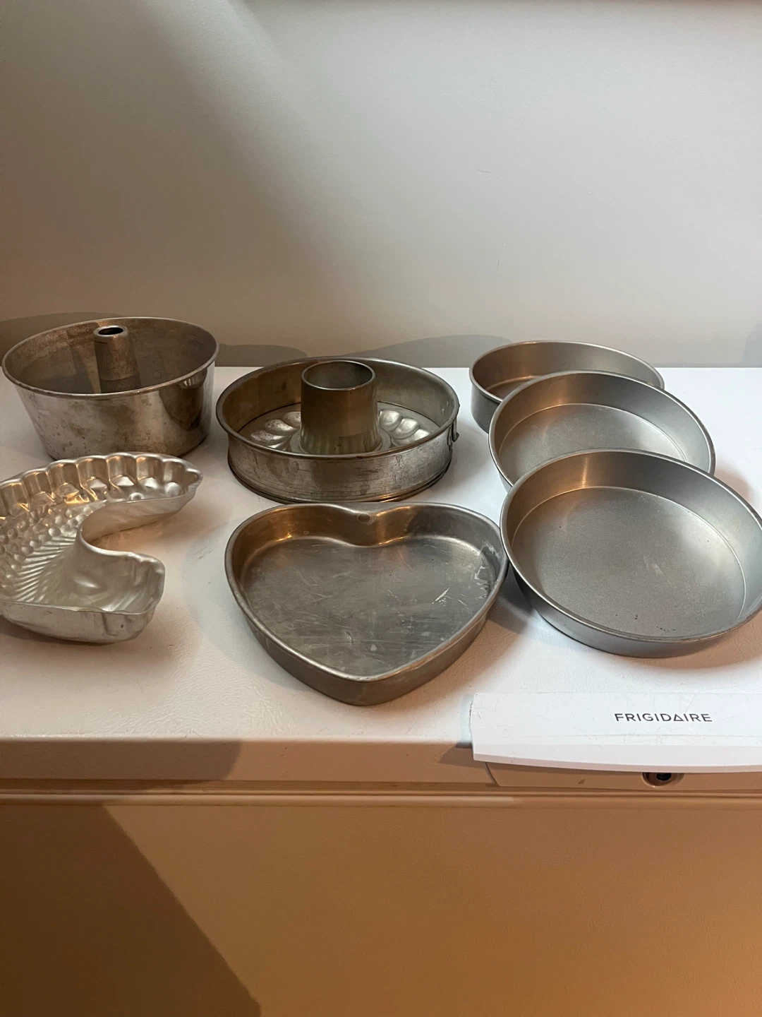 Assorted Vintage Metal Baking Pans - photo 5