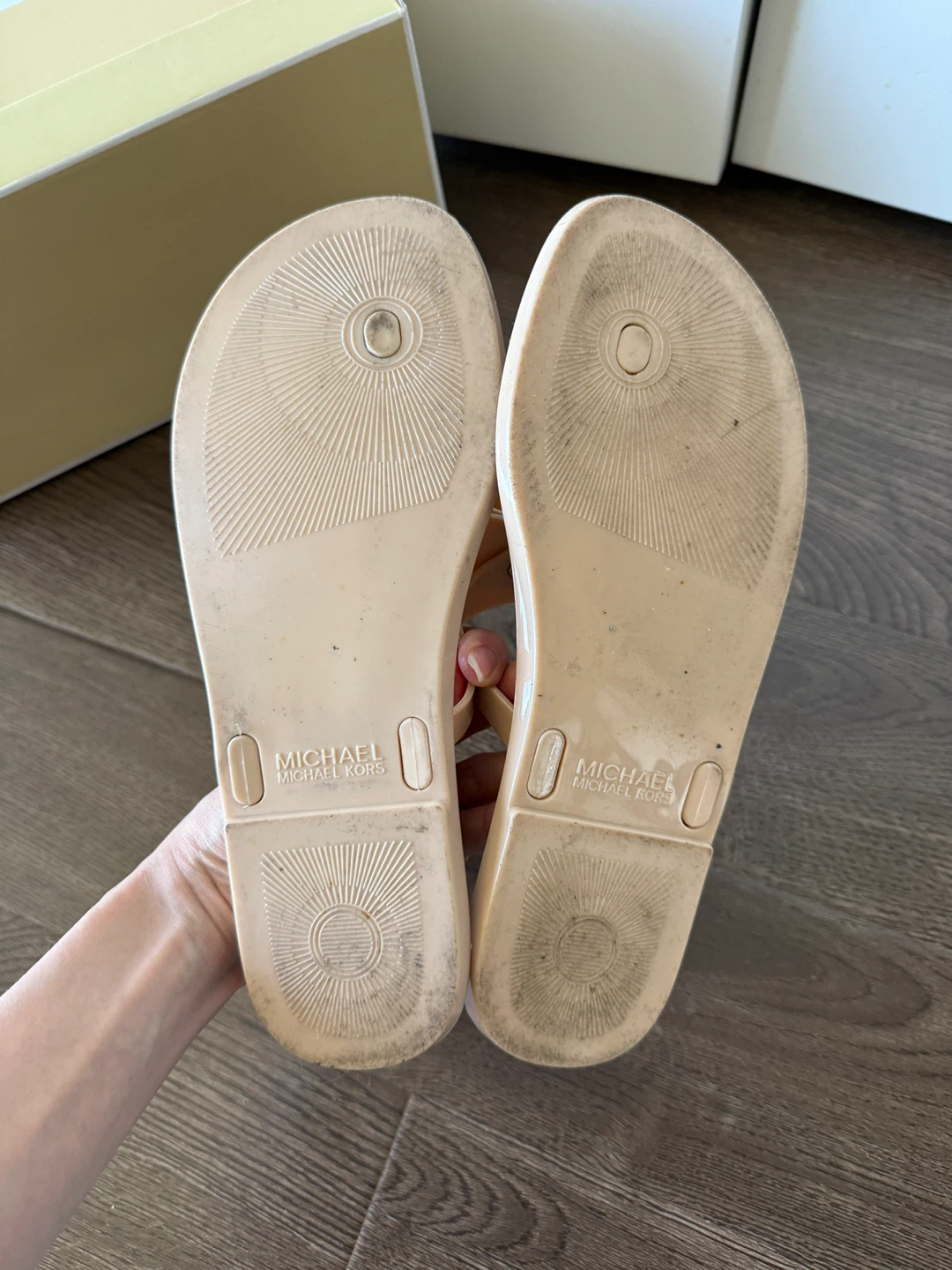 Michael Kors  Kayden Jelly Flip Flops with Bow (size 8) - photo 3