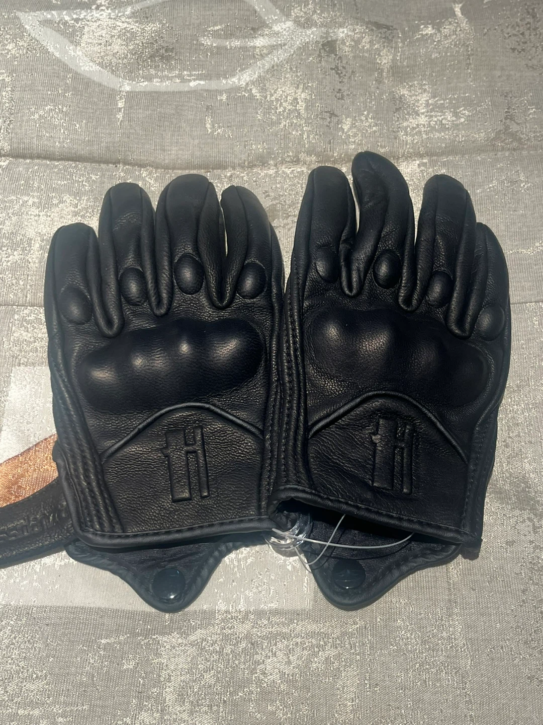 Women’s ICON Black Leather Motorcycle Gloves - photo 3