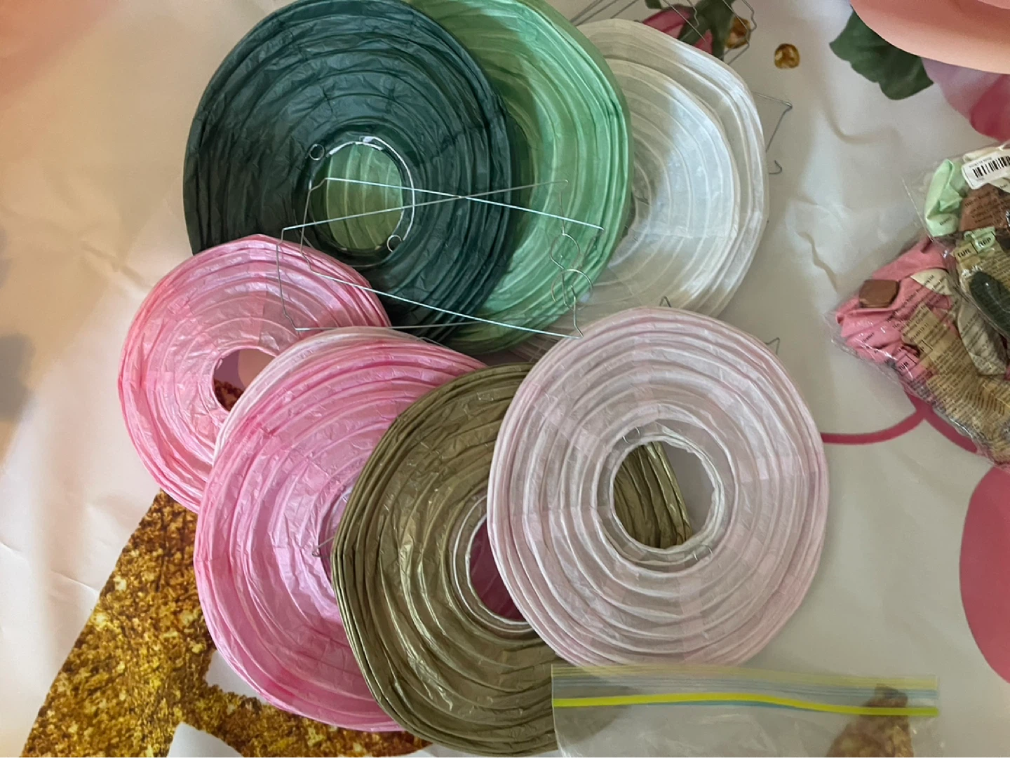 Party Decorations Set - Lanterns, Tablecloths, and Flowers - photo 2