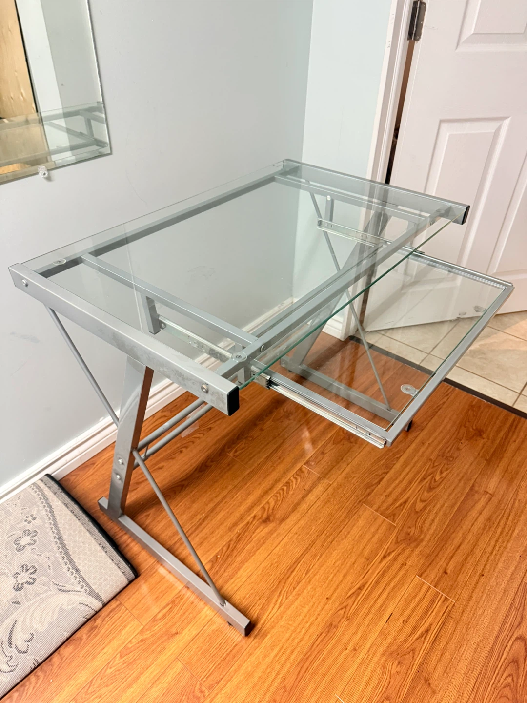 Glass top desk with pull-out keyboard tray - photo 2