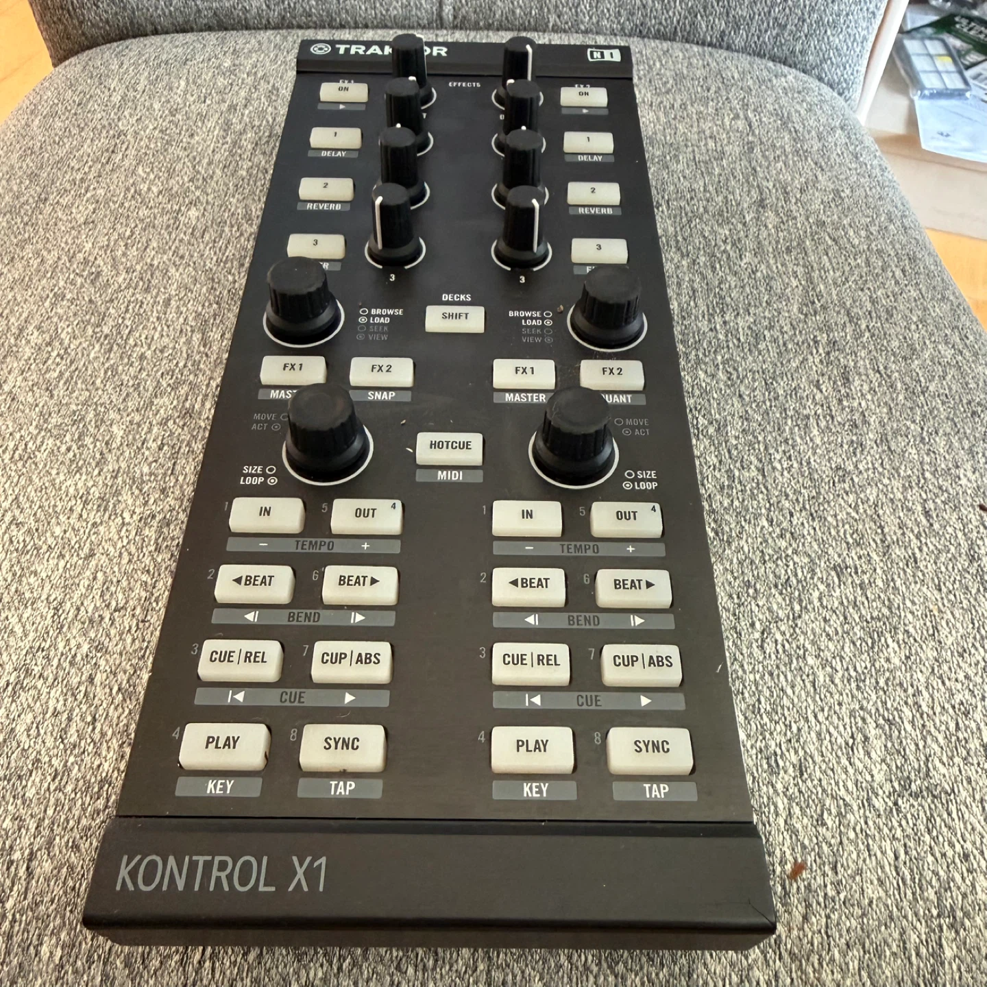 Akai APC40, Launch Control XL, Traktor X1, MONO Bag - photo 4