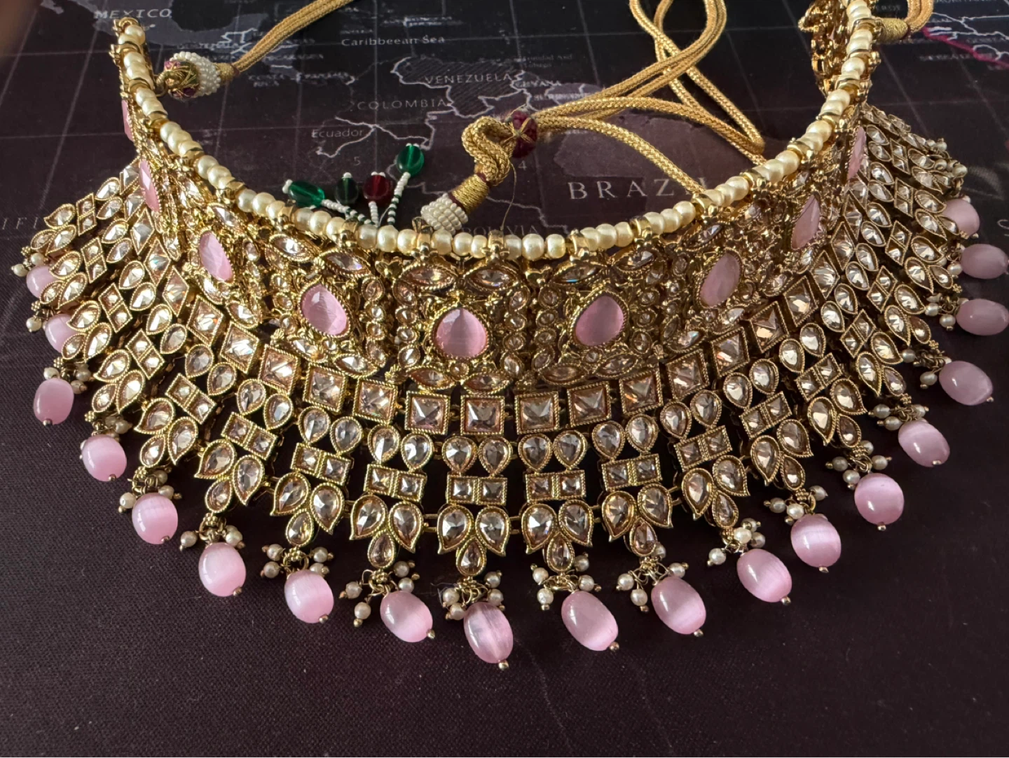 Gold-tone Kundan Jewellery Set with Pink Stones - photo 2