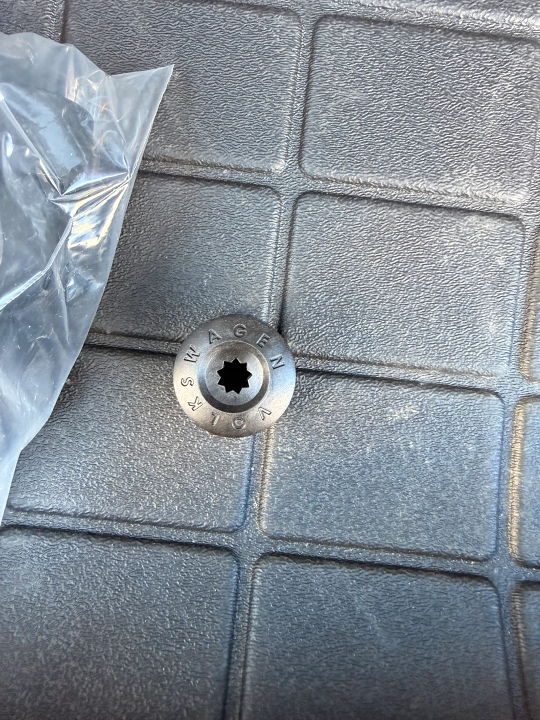 Volkswagen Wheel Lock Set