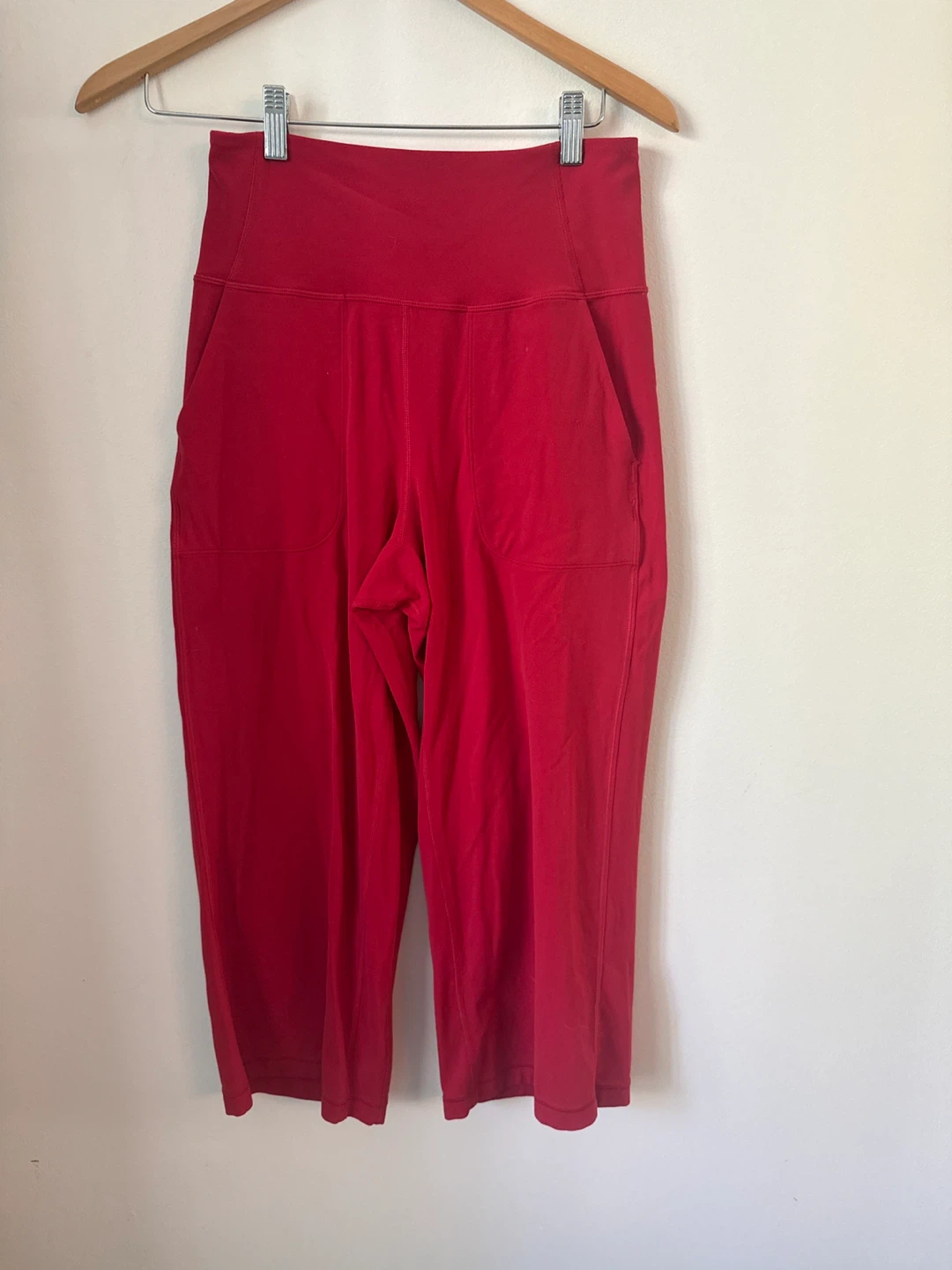 Lululemon Red Cropped Leggings with Pockets Size 4