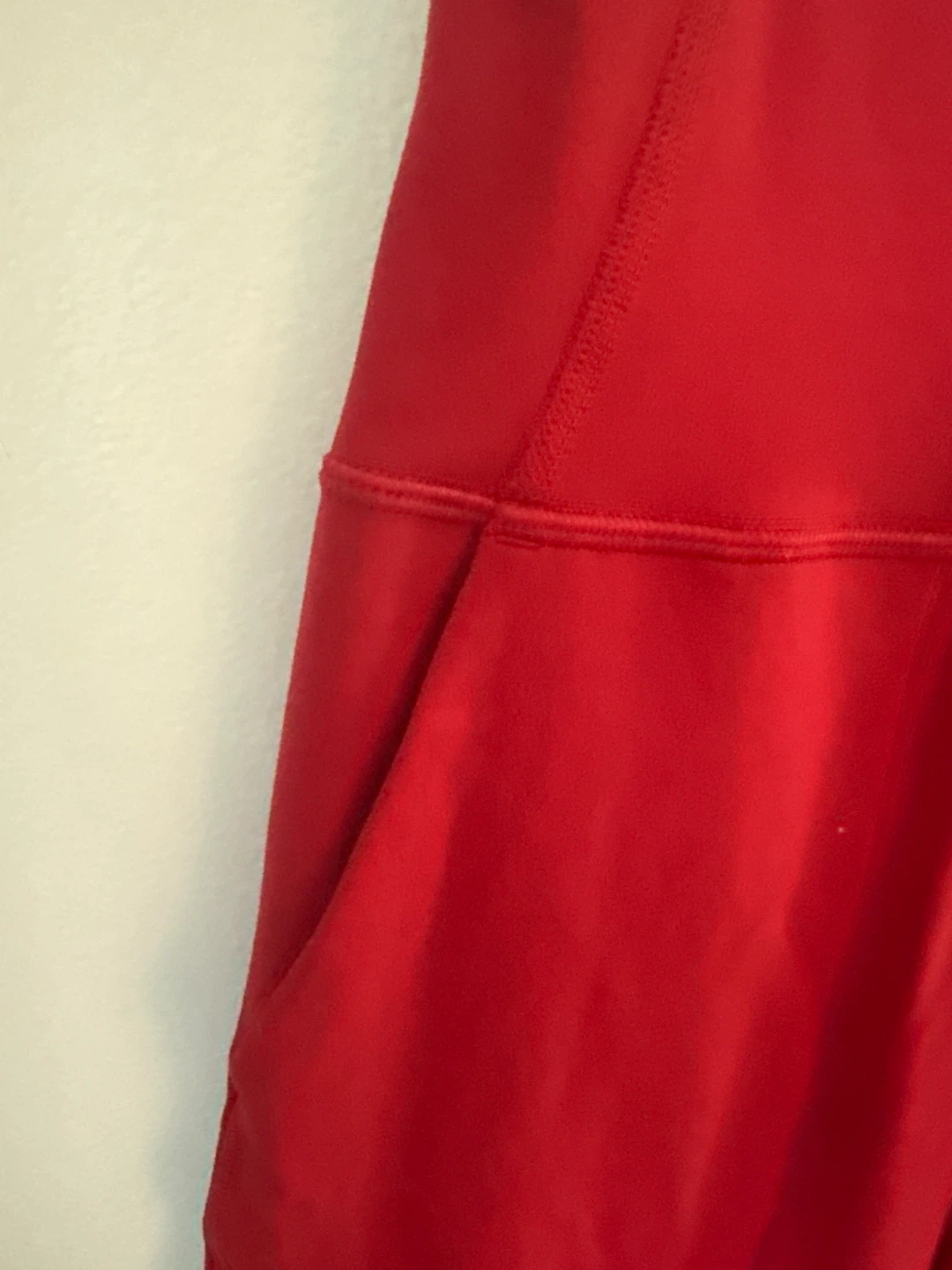 Lululemon Red Cropped Leggings with Pockets Size 4 - photo 3