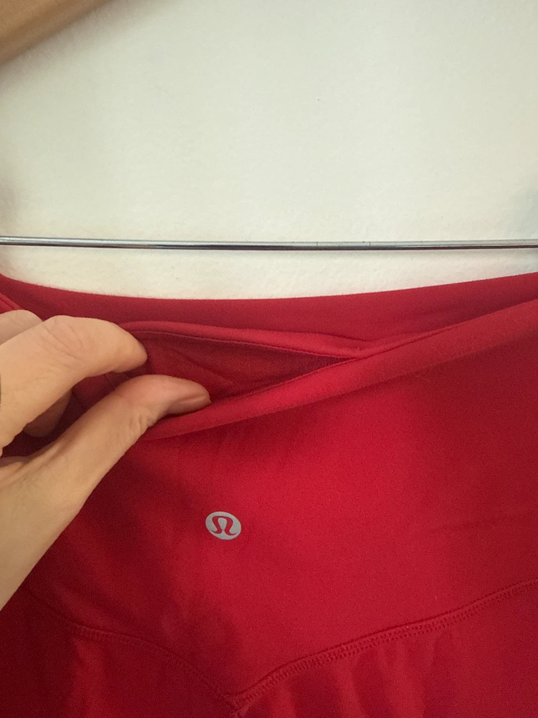 Lululemon Red Cropped Leggings with Pockets Size 4 - photo 5