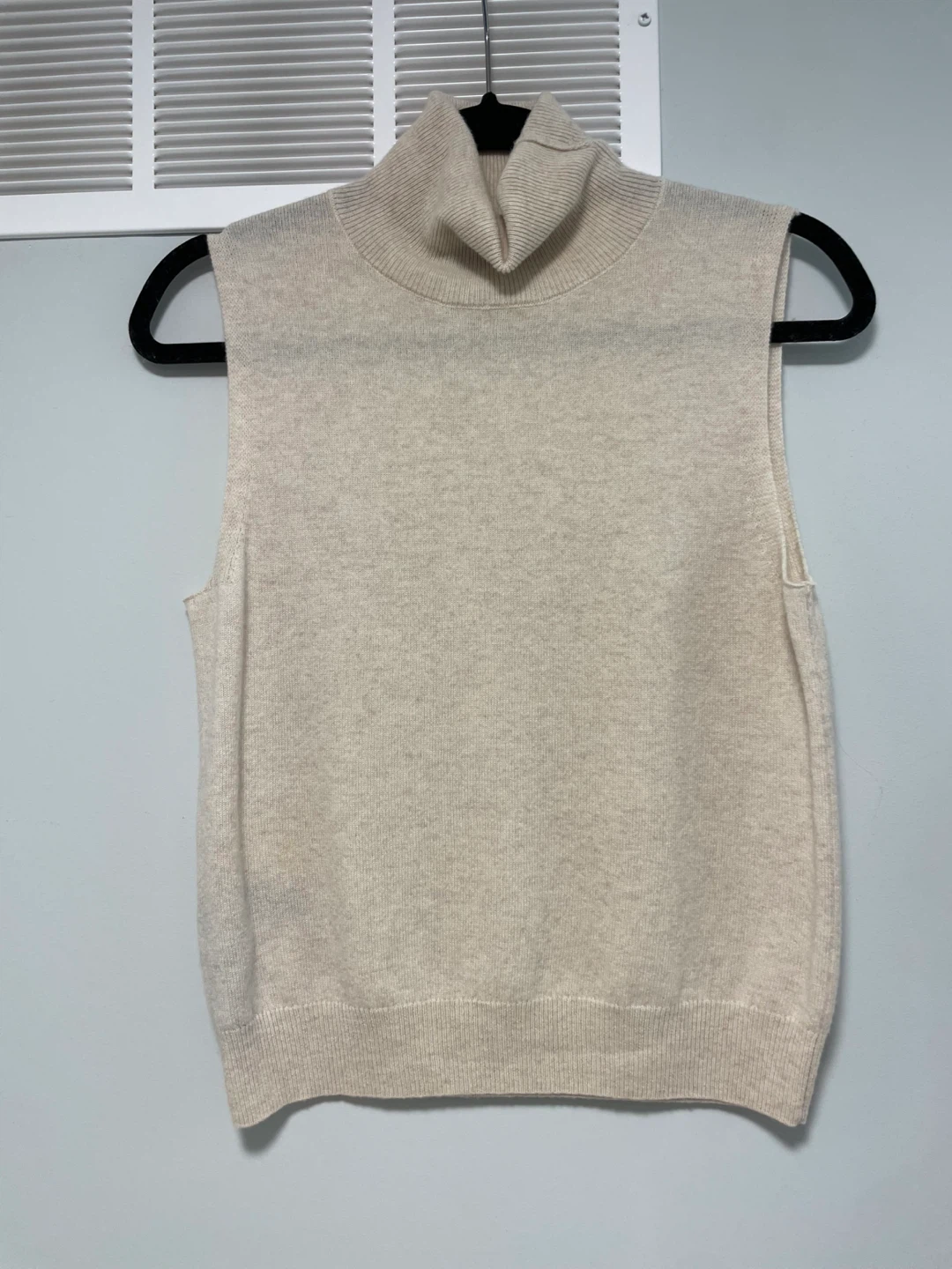 MANGO Sleeveless wool Turtleneck Sweater