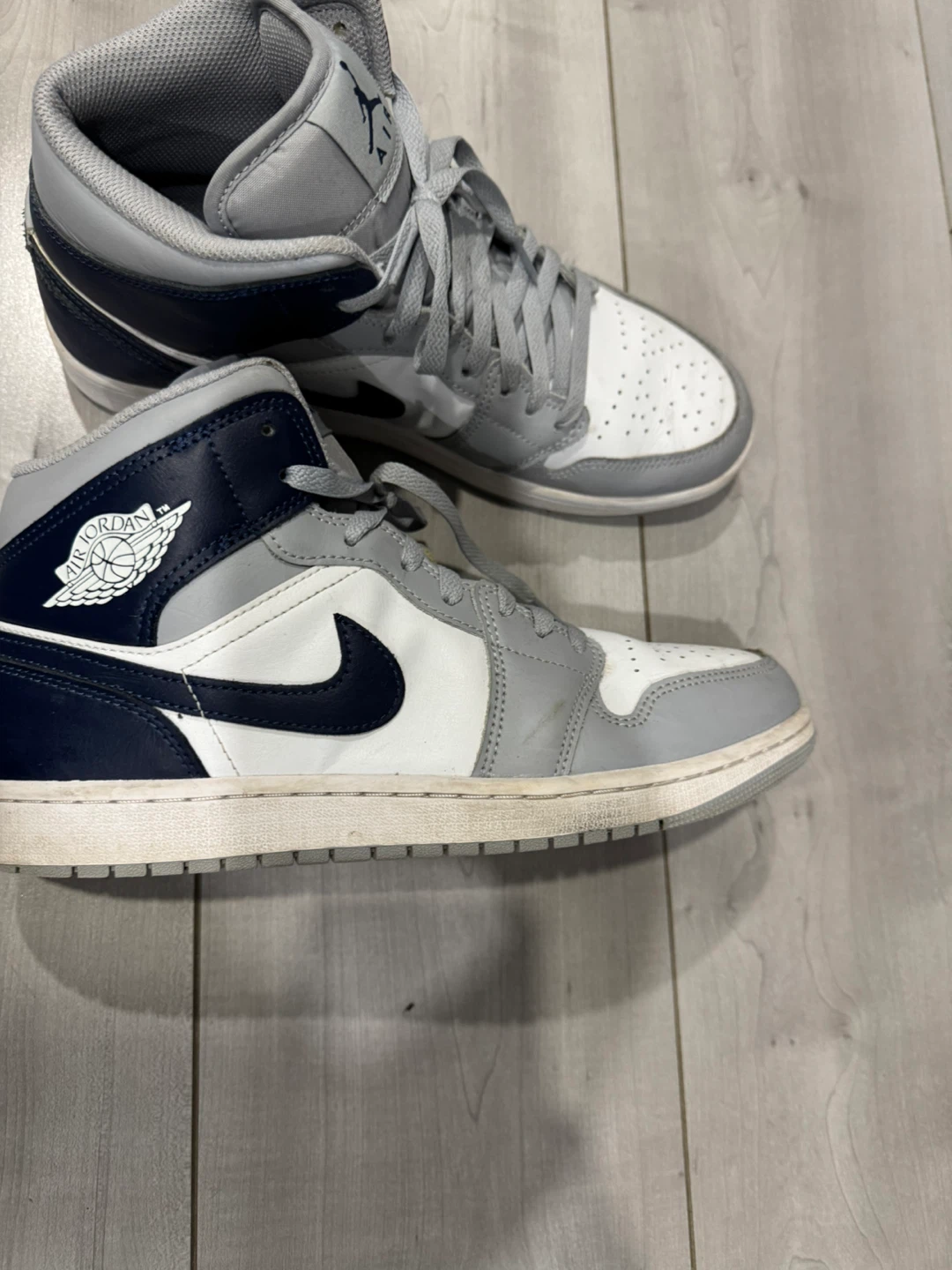 Air Jordan 1 Mid SE Shoes - photo 2