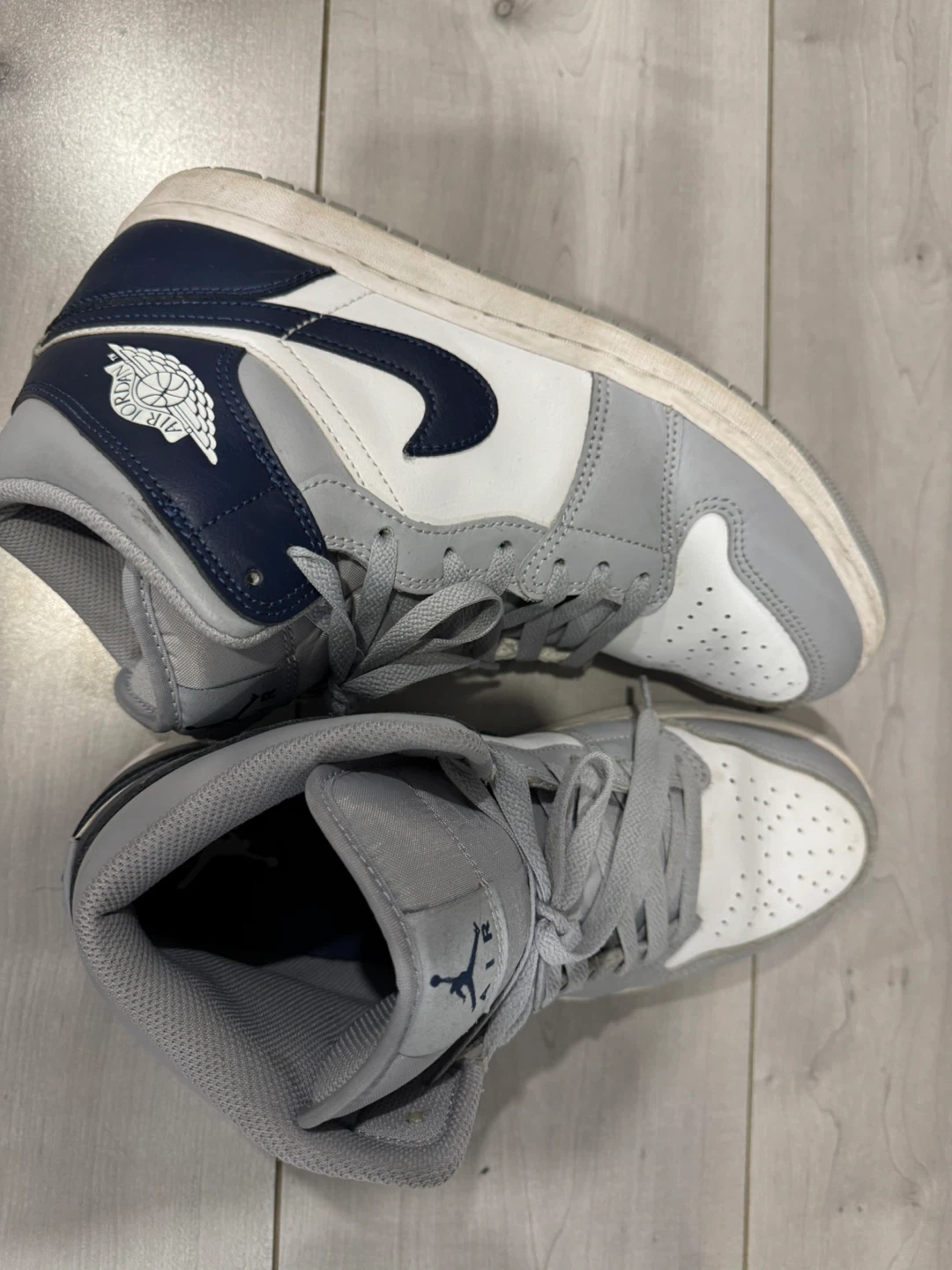 Air Jordan 1 Mid SE Shoes - photo 3
