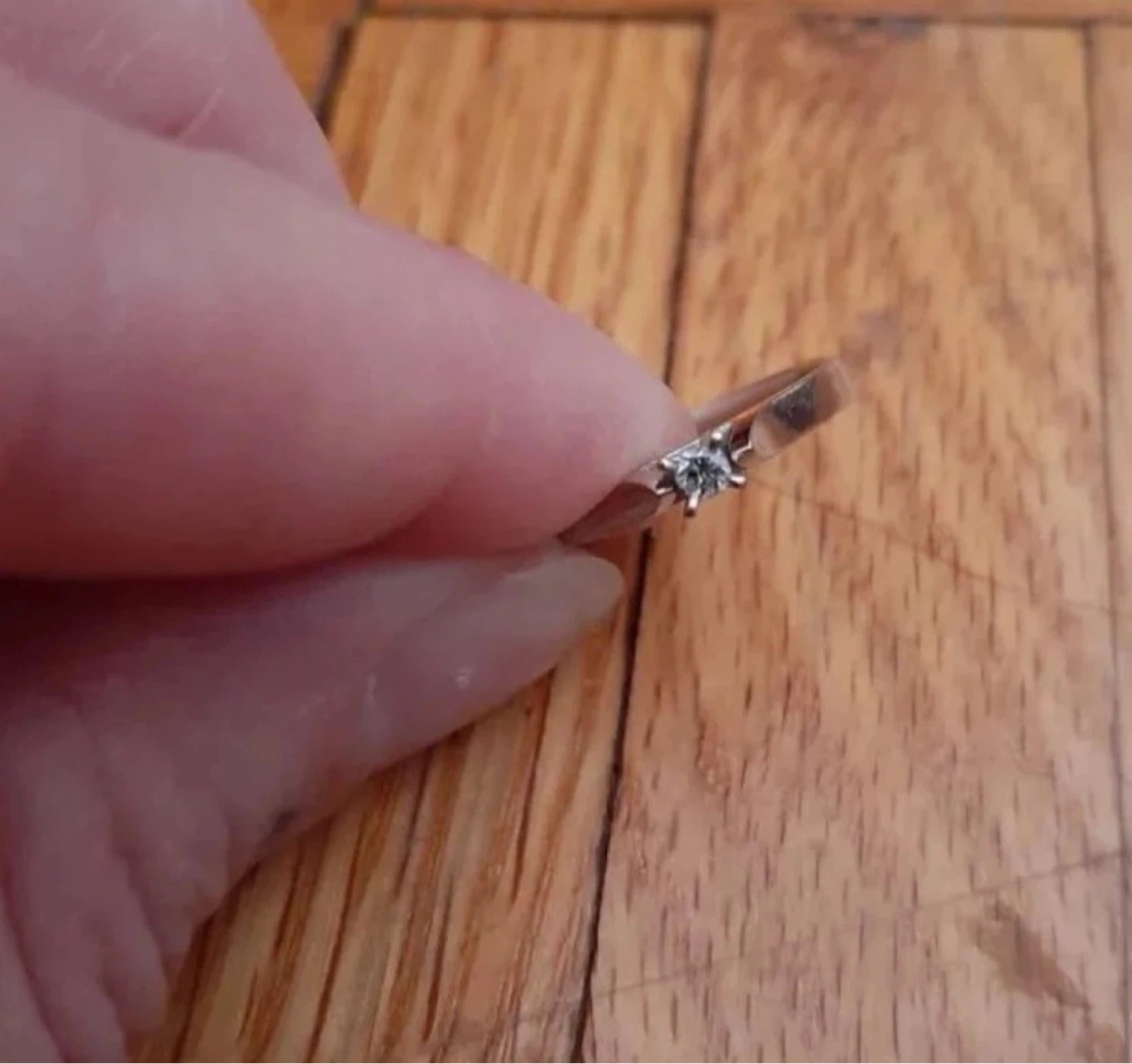 10k white gold diamond ring - photo 2