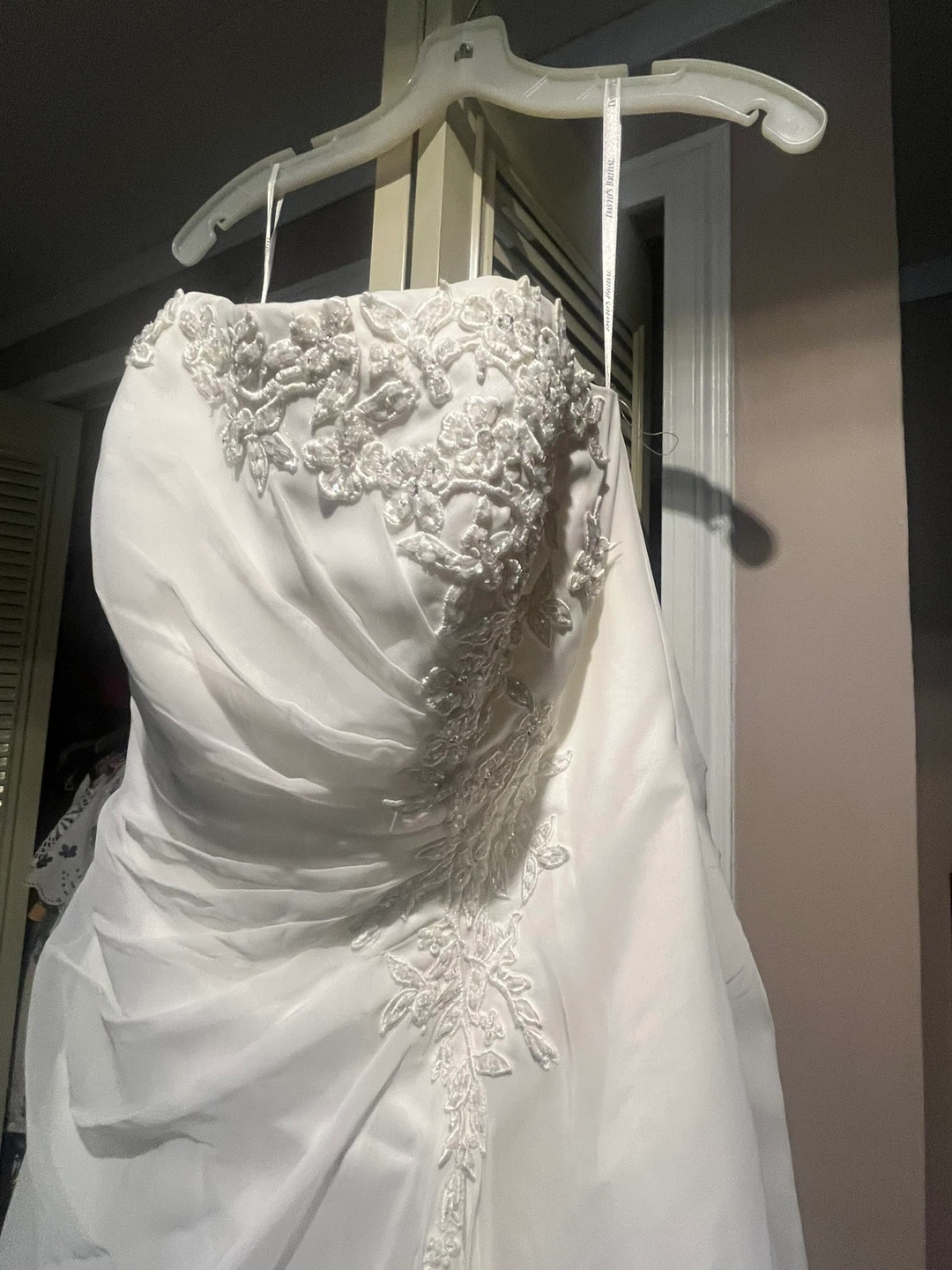White Strapless Wedding Dress - photo 3
