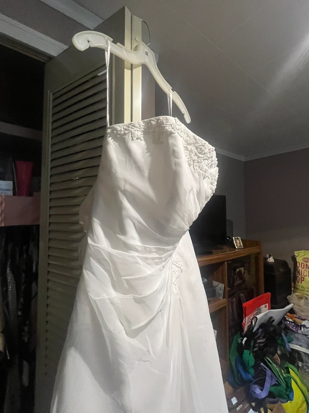 White Strapless Wedding Dress - photo 4