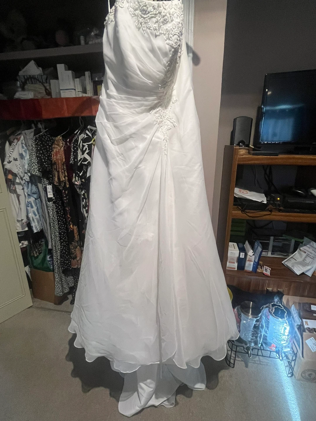 White Strapless Wedding Dress - photo 2