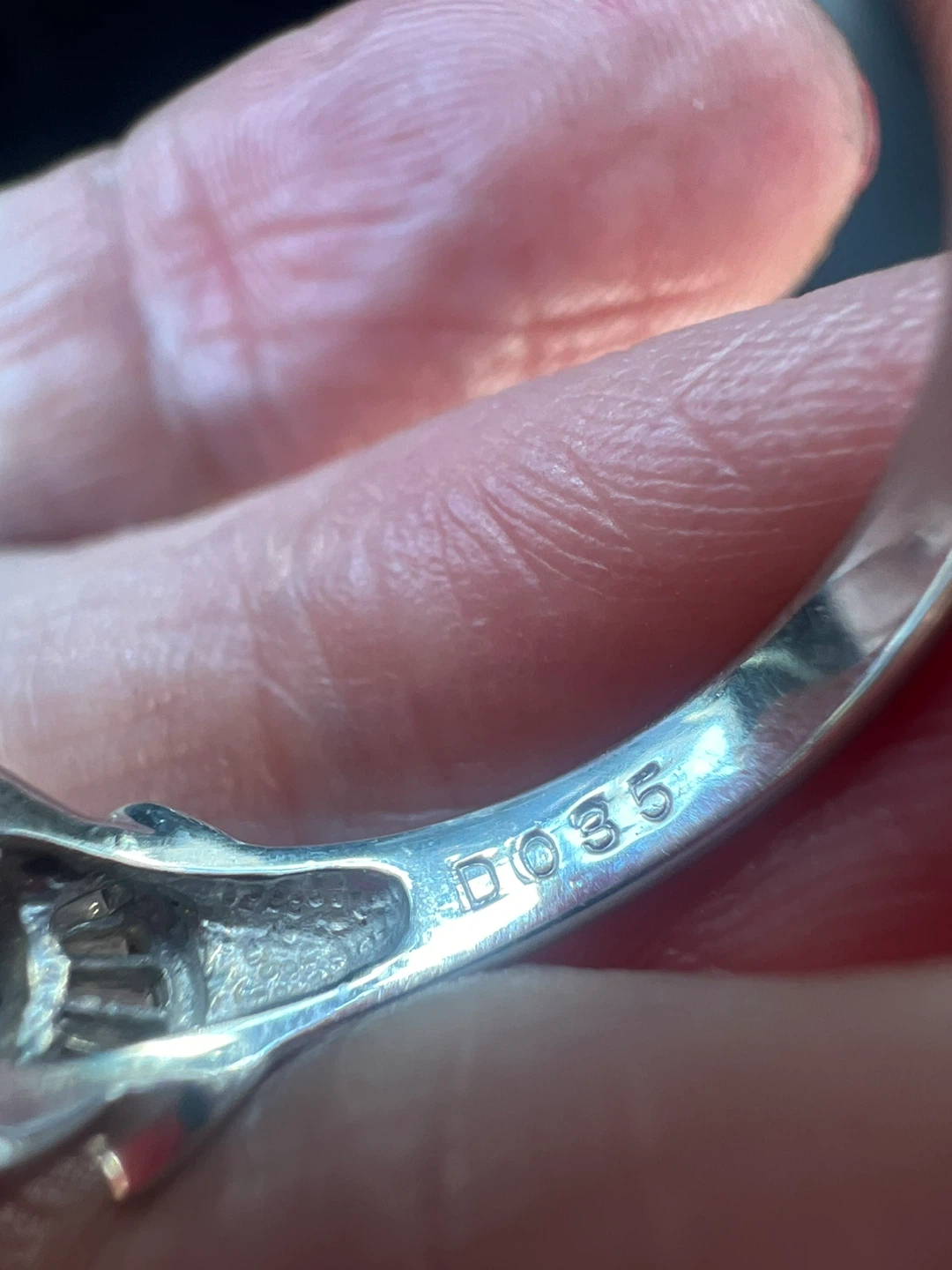 Emerald and Diamond Ring in Platinum - photo 4