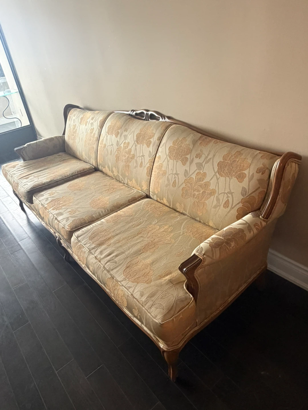 Vintage Floral Sofa - photo 3