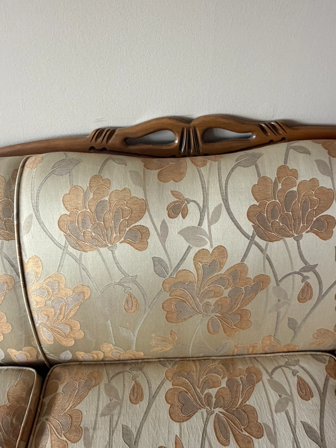 Vintage Floral Sofa - photo 2