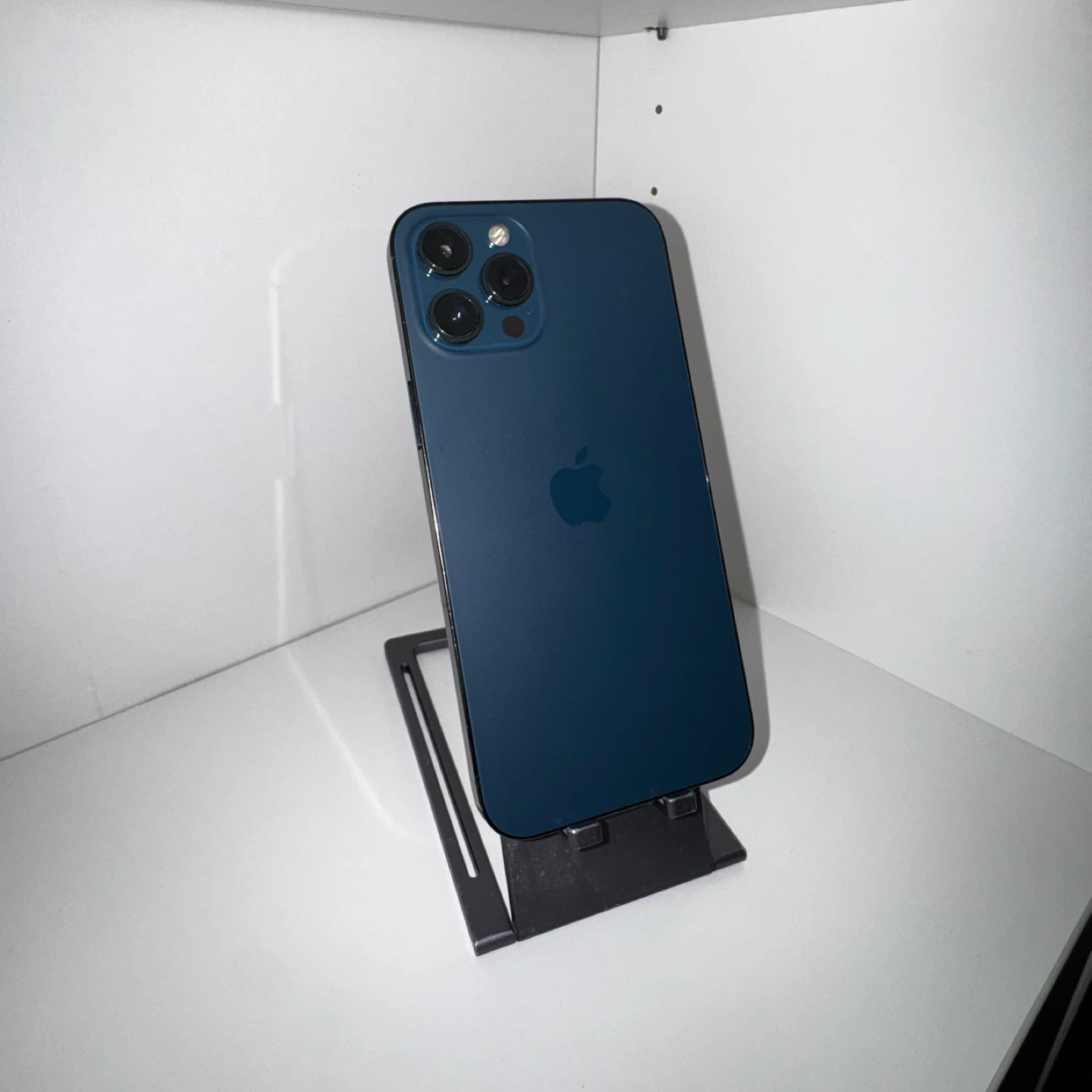 iPhone 12 Pro Max with USB-C to Lightning Cable & Power Adapter
