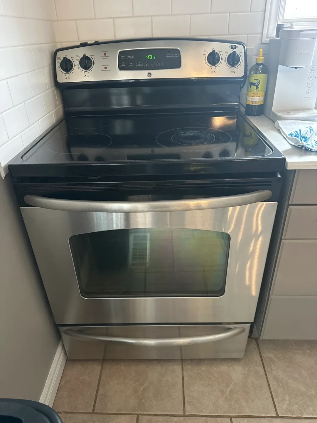 GE Electric Range Oven with Smoothtop