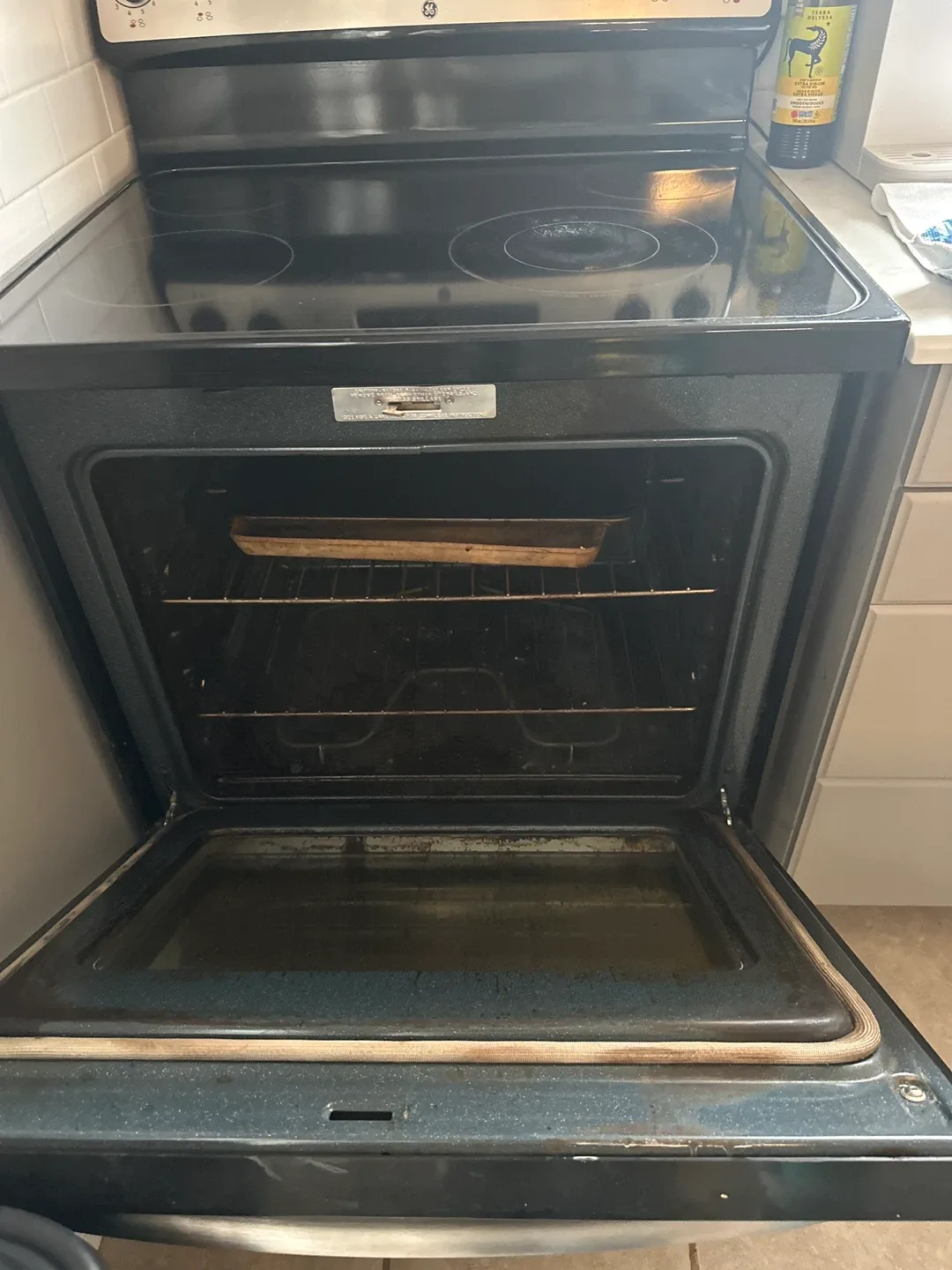 GE Electric Range Oven with Smoothtop - photo 3