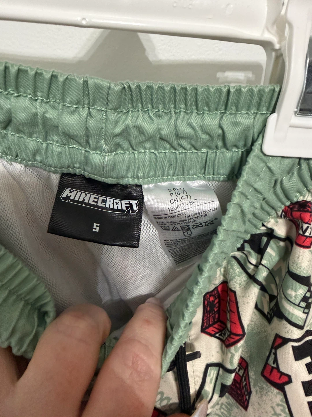 Boys size 5 Minecraft lined swim shorts - photo 2