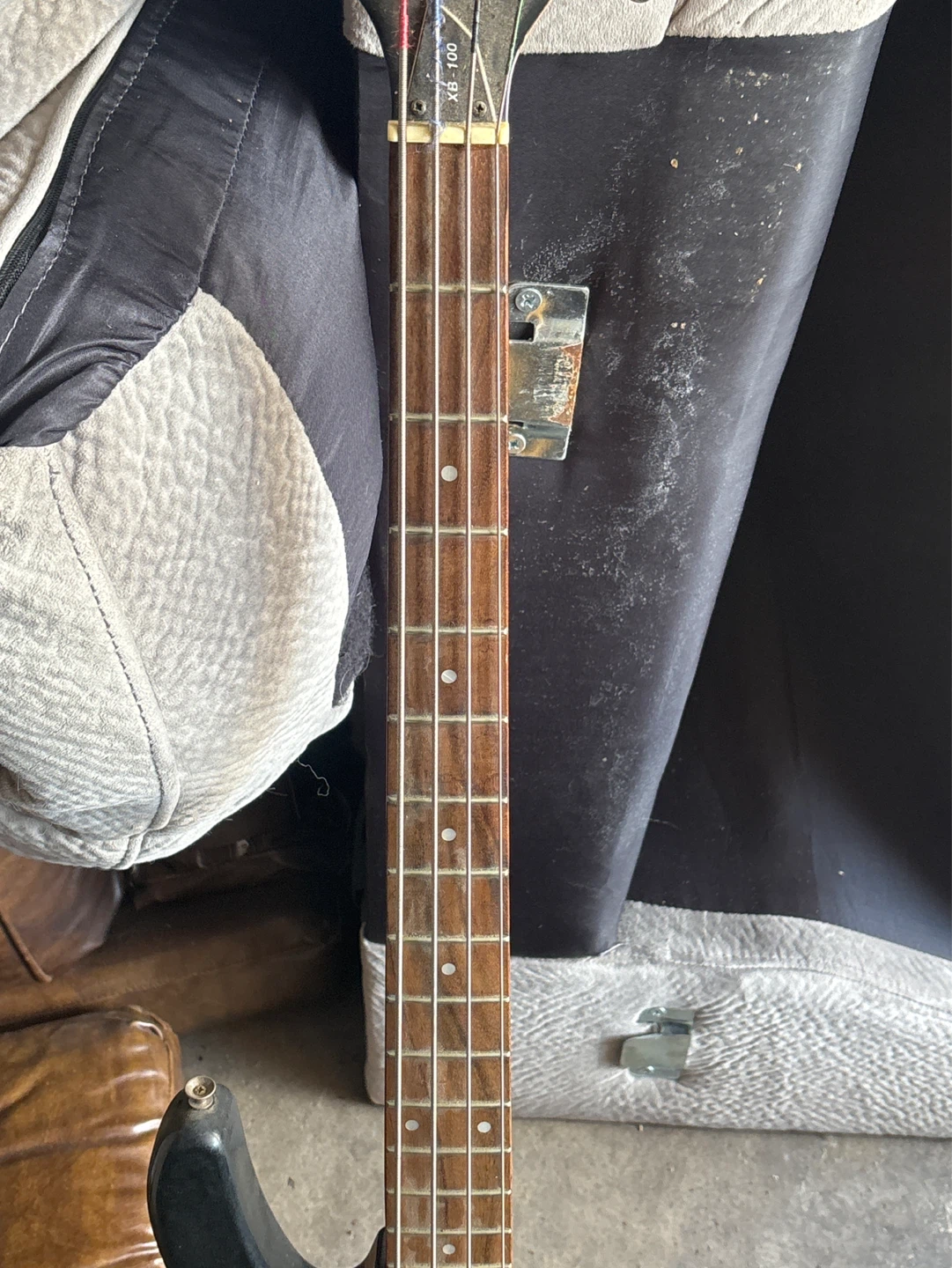 Washburn XB-100 Bass Guitar - photo 3