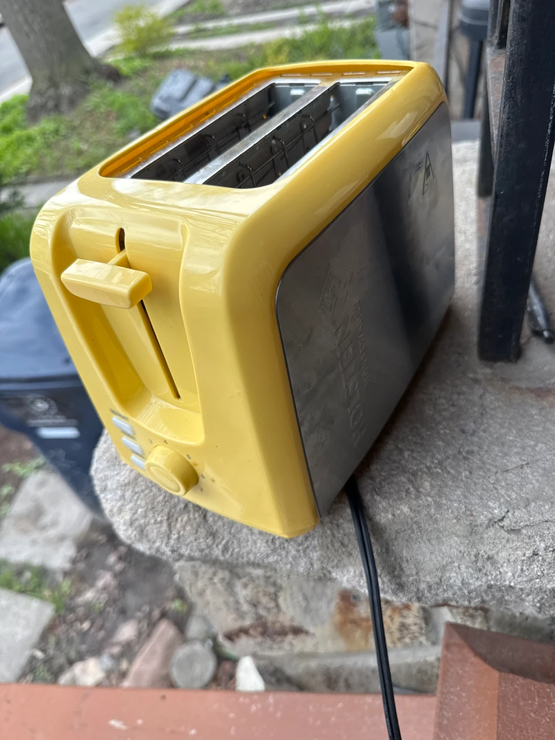 Yellow Holstein Housewares 2-Slice Toaster