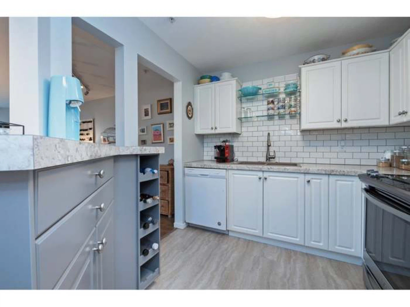 $365,000 / 1br - 597ft2 - 1 Bath - photo 2