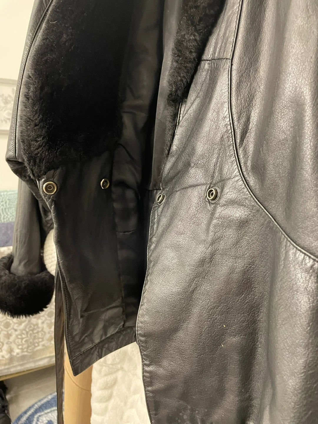 Wilsons Leather Black Belted Jacket with Fur Trim - Size L - photo 3