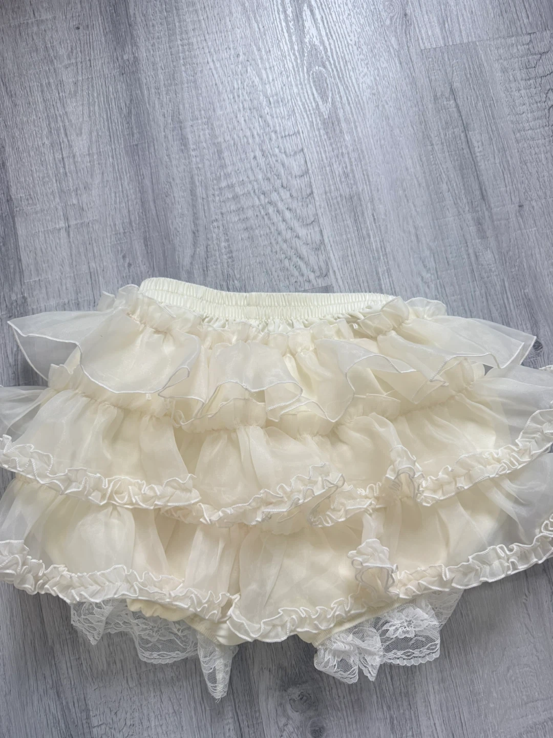 Rougneck Free Ruffled skirt