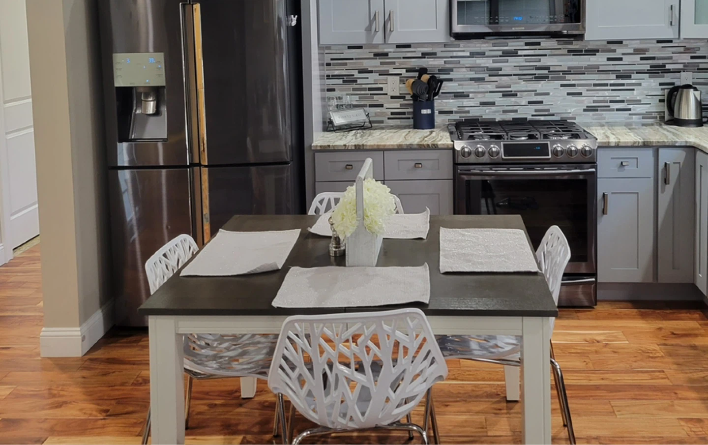 Dining Table with 6 White Chairs