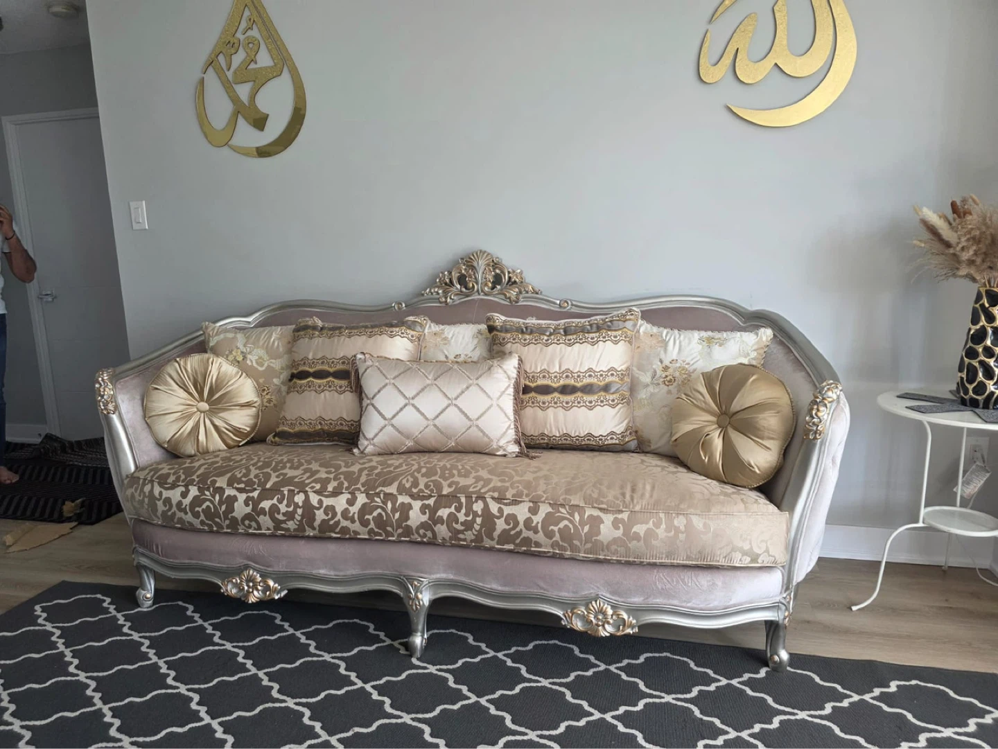 Elegant Royal Sofa – Moving Out Sale!