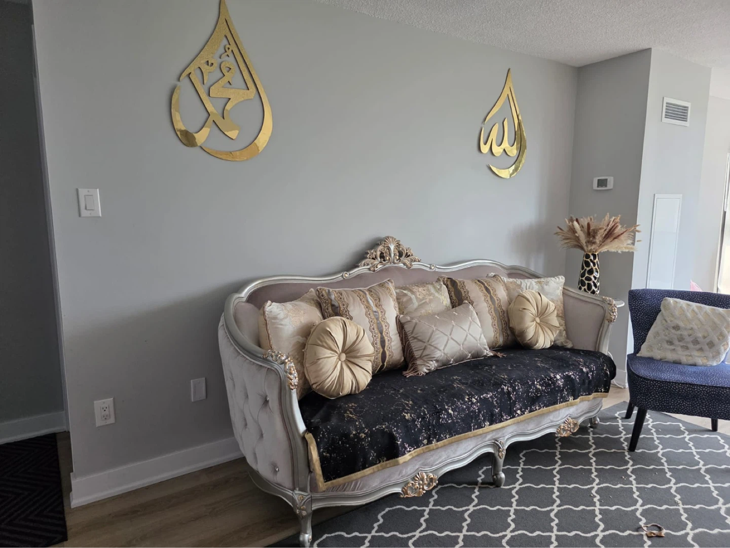 Elegant Royal Sofa – Moving Out Sale! - photo 4