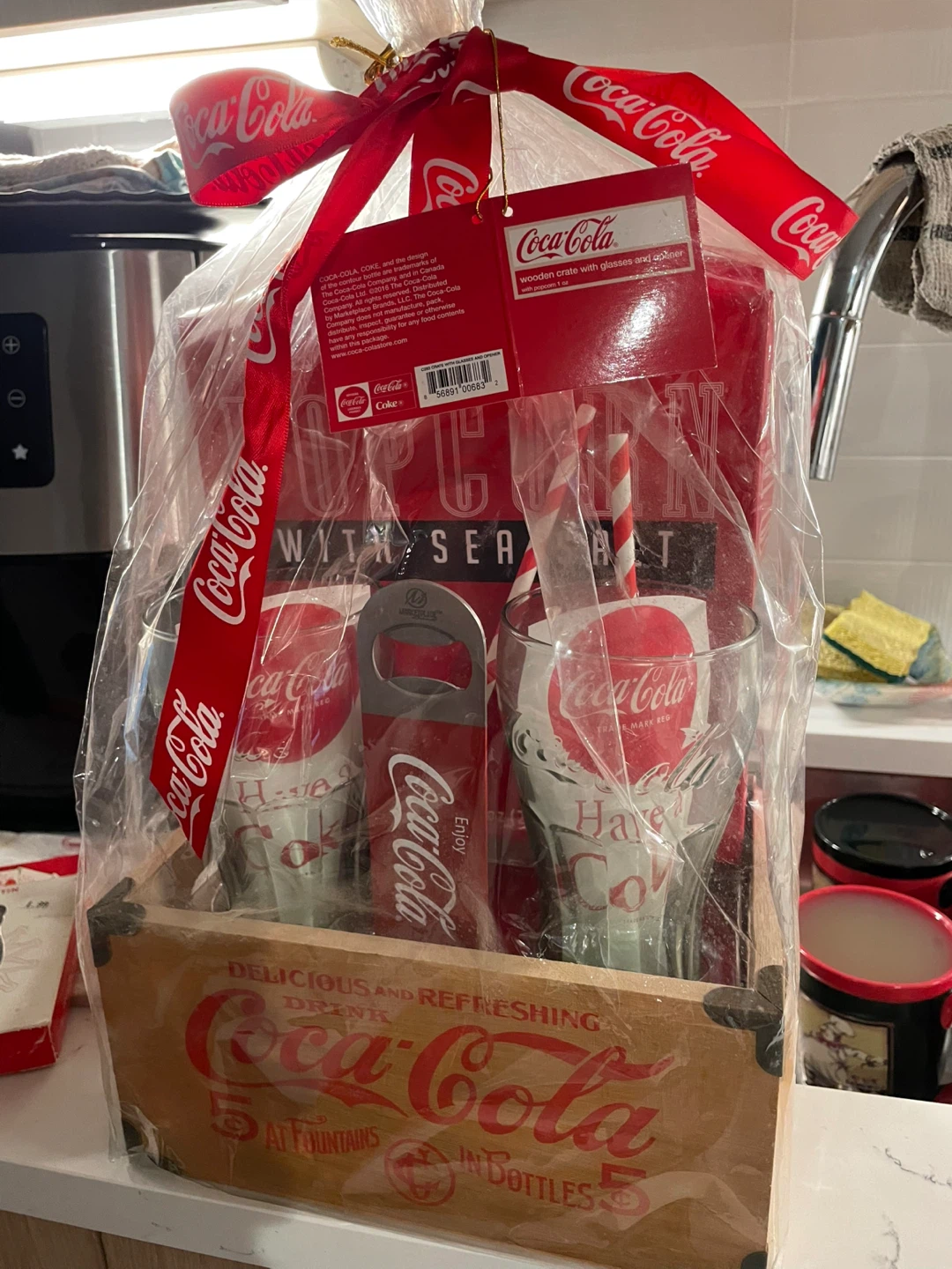 Coca-Cola Holiday Gift Basket with Popcorn and Playing Cards - photo 4