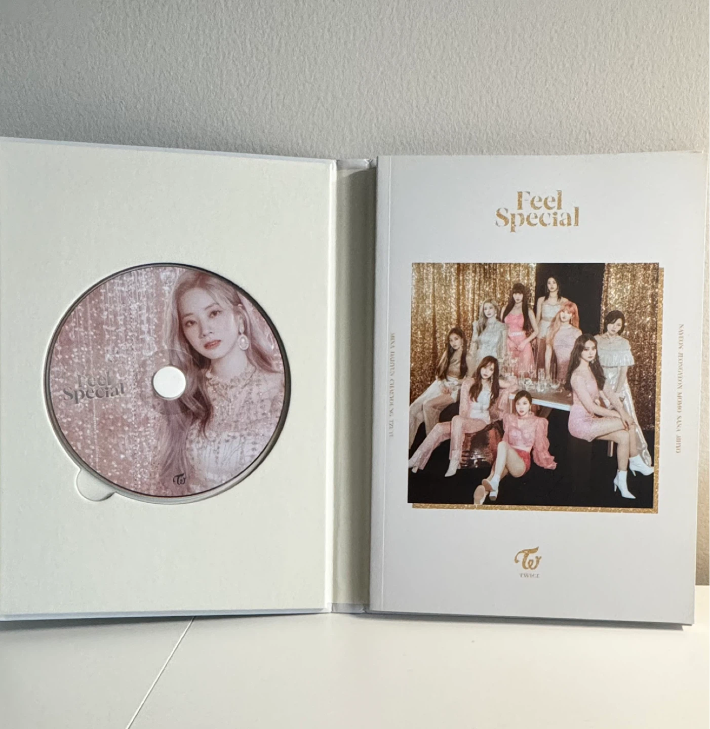 TWICE “Feel Special” 8th Mini Album - photo 3