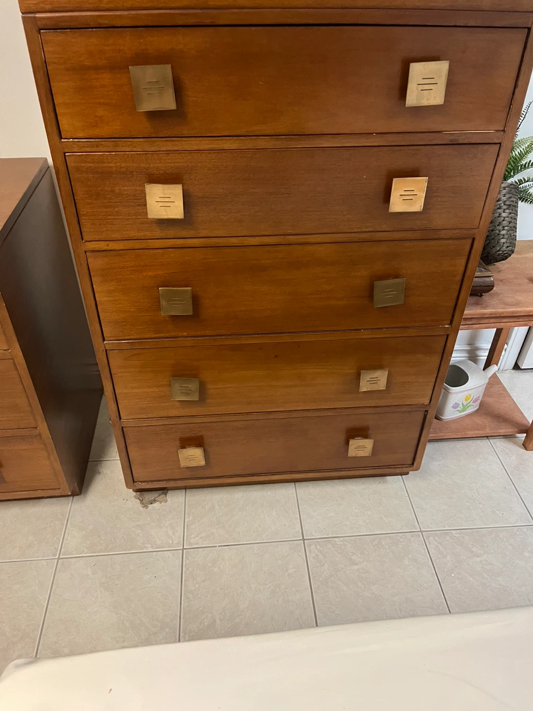 Wooden Dresser with 5 Drawers